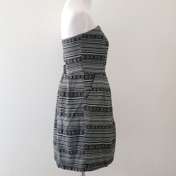 Ya Los Angeles Strapless Black & White Mini Dress Pockets Pleated Medium - Picture 2 of 8